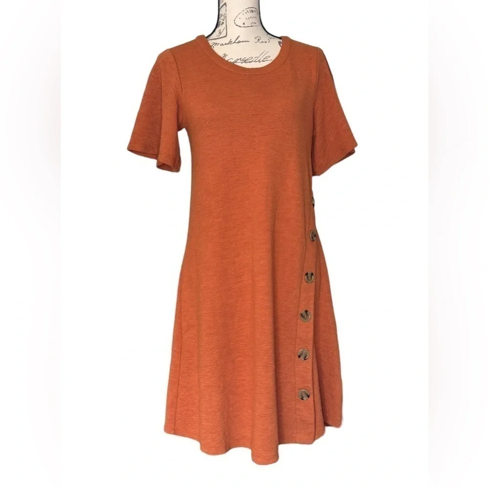 Spense knee length thick dress size 10 buttons on side short sleeves rust color